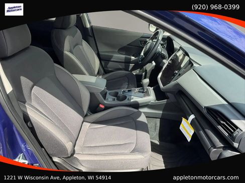 Used 2025 Subaru Crosstrek 2.0i Premium AWD/4WD image 28