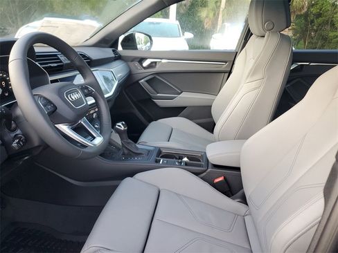 New 2025 Audi Q3 2.0T Premium image 23