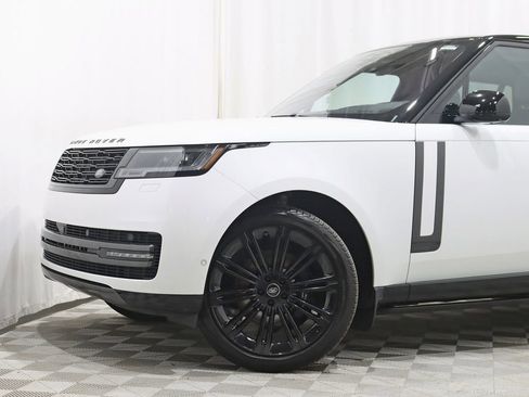 Used 2023 Land Rover Range Rover Long Wheelbase SE AWD/4WD image 3