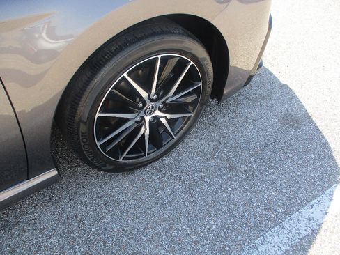 Used 2024 Toyota Camry SE w/ Convenience Package FWD image 19