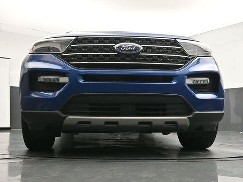 Used 2023 Ford Explorer XLT w/ Equipment Group 202A AWD/4WD image 28