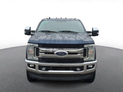 Used 2019 Ford F250 XLT w/ XLT Premium Package image 3