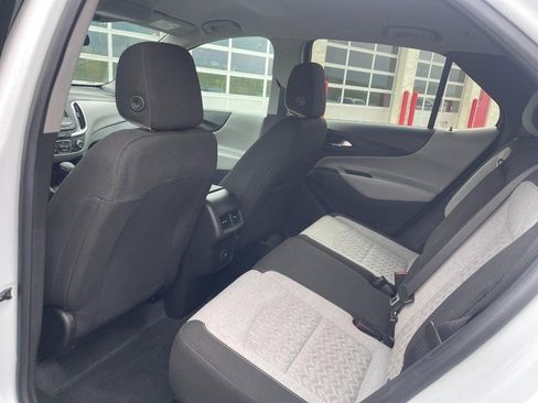 Used 2022 Chevrolet Equinox LS AWD/4WD image 13