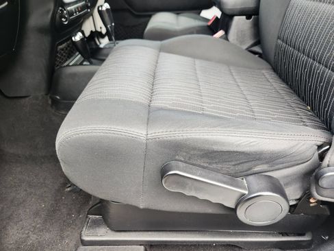 Used 2011 Jeep Wrangler Sport AWD/4WD image 28