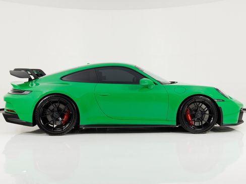 Used 2022 Porsche 911 GT3 RWD image 2