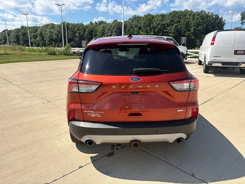 Used 2020 Ford Escape Titanium AWD/4WD image 5
