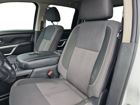 Used 2021 Nissan Titan SV w/ SV Convenience Package RWD image 15