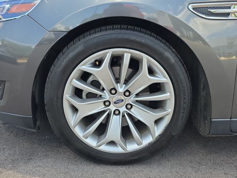Used 2017 Ford Taurus Limited FWD image 9