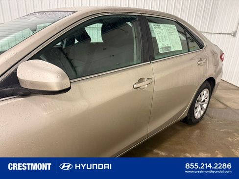 Used 2016 Toyota Camry LE image 8