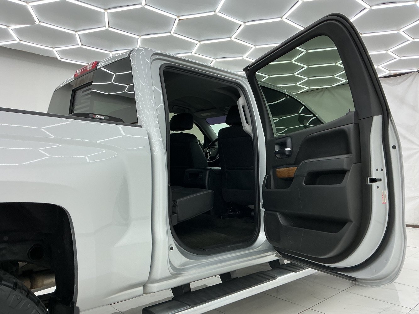 Used 2016 Chevrolet Silverado 1500 LTZ AWD/4WD image 25