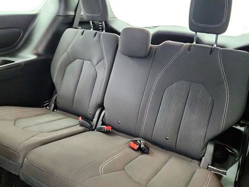 Used 2018 Chrysler Pacifica Touring Plus w/ S Appearance Package FWD image 33