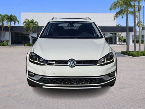 Used 2019 Volkswagen Golf Alltrack SE AWD/4WD image 2