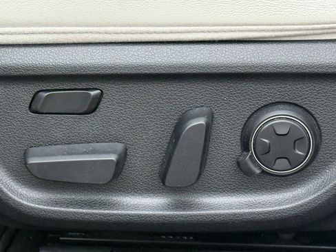 Used 2020 Genesis G70 3.3T w/ Elite Package image 33