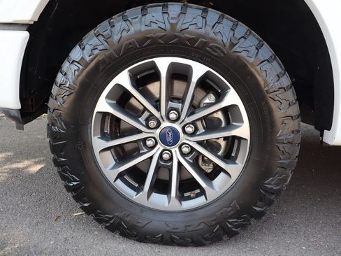 Used 2020 Ford F150 Lariat w/ Equipment Group 502A Luxury AWD/4WD image 41