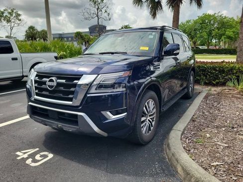 Used 2023 Nissan Armada SL w/ Captain's Chairs Package AWD/4WD image 2