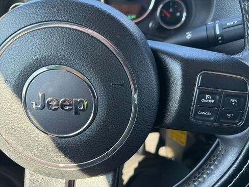 Used 2017 Jeep Wrangler Sahara w/ Connectivity Group image 34