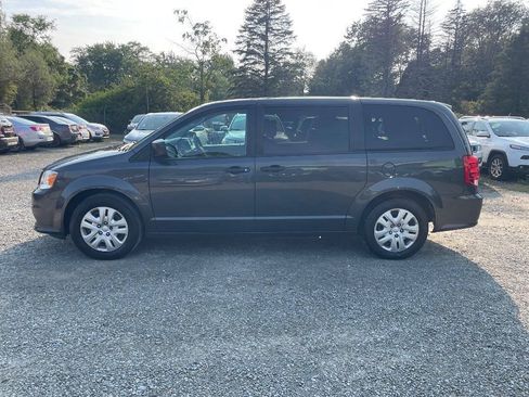 Used 2019 Dodge Grand Caravan SE FWD image 8
