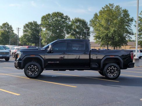 Used 2025 GMC Sierra 2500 AT4X AWD/4WD image 2