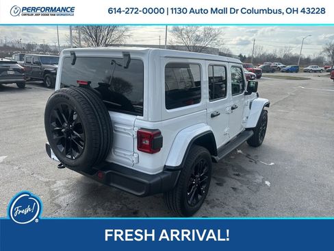 Used 2025 Jeep Wrangler Unlimited Sahara image 4