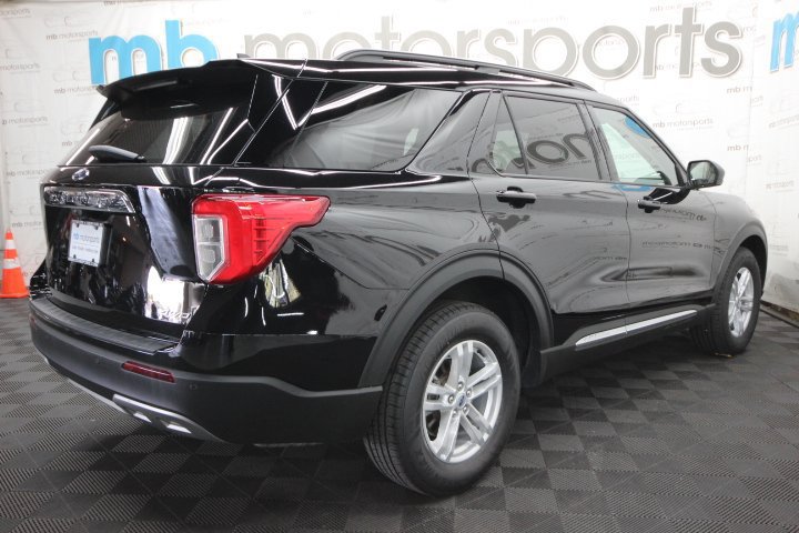 Used 2022 Ford Explorer XLT w/ Equipment Group 202A AWD/4WD image 8
