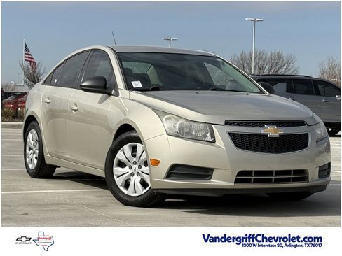 Used 2014 Chevrolet Cruze LS image 1