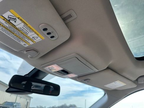 Used 2018 Ford Explorer Platinum image 19