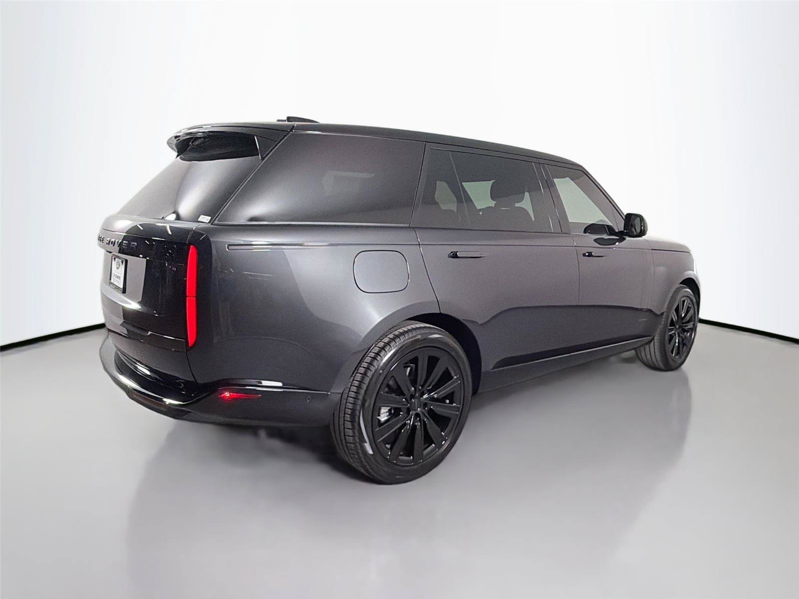 New 2026 Land Rover Range Rover Long Wheelbase SE AWD/4WD image 5