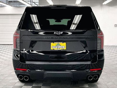Used 2025 Chevrolet Suburban Z71 AWD/4WD image 5
