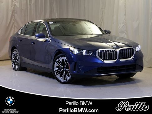 Certified 2025 BMW 540i xDrive image 1