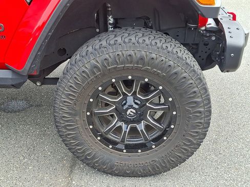 Used 2021 Jeep Wrangler Unlimited Rubicon AWD/4WD image 8