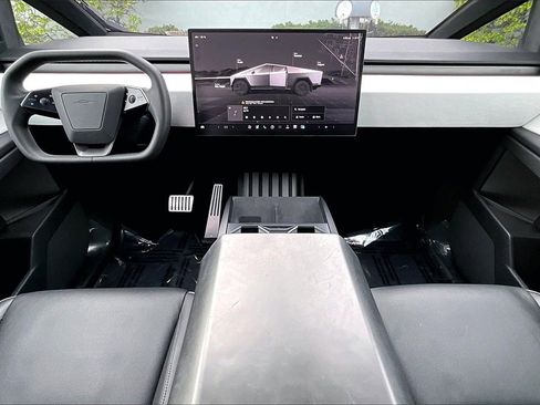 Used 2024 Tesla Cybertruck AWD Crew Cab image 8
