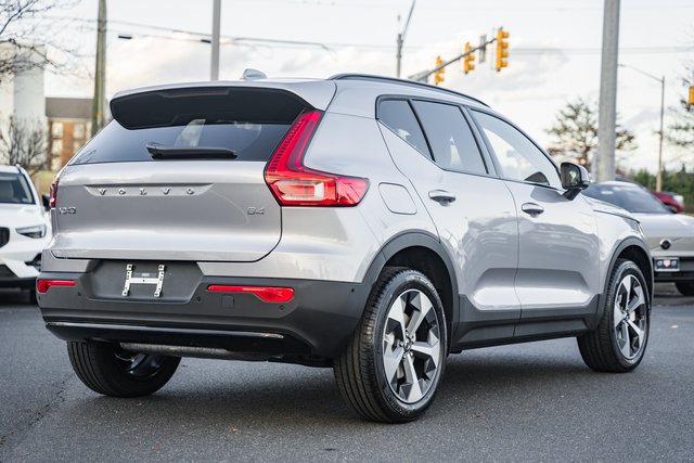 Used 2026 Volvo XC40 B4 Plus w/ Protection Package Premier FWD image 4