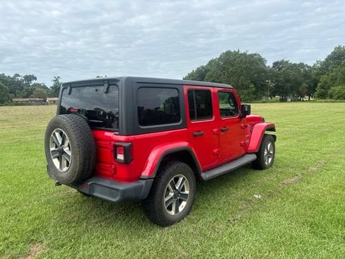 Used 2019 Jeep Wrangler Unlimited Sahara AWD/4WD image 14