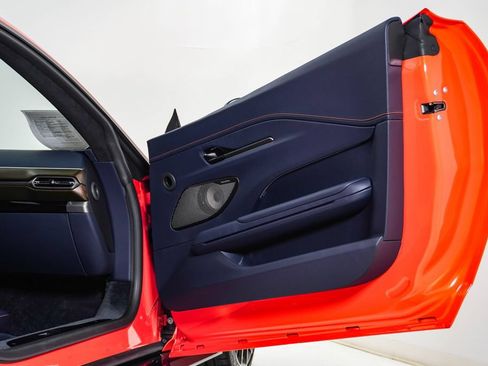 Used 2026 Aston Martin V8 Vantage Coupe RWD image 19