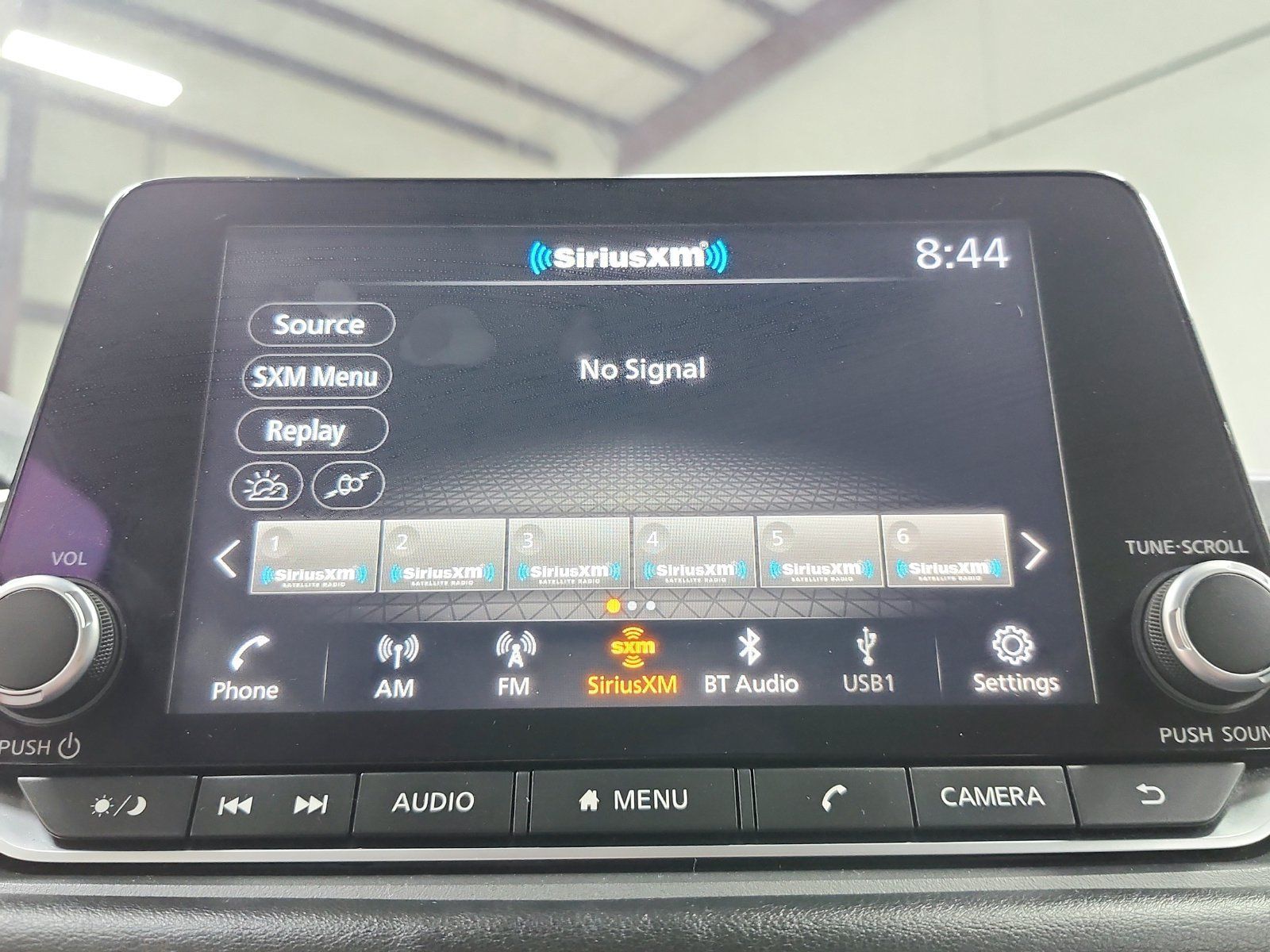 Used 2025 Nissan Rogue SV AWD/4WD image 13