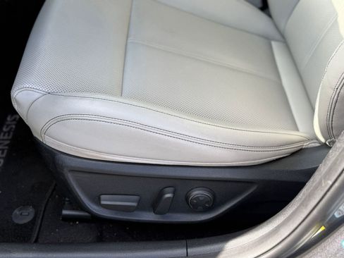 Used 2019 Genesis G70 2.0T Advanced image 14