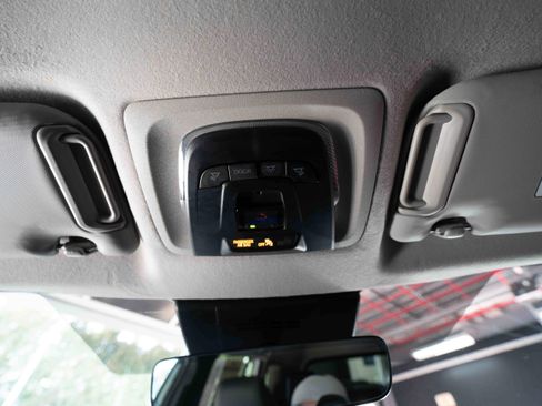 Used 2023 Toyota Corolla Cross XLE image 18