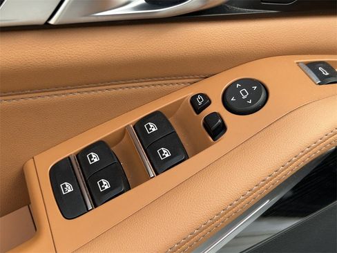 Used 2024 BMW X5 xDrive40i w/ M Sport Package image 25