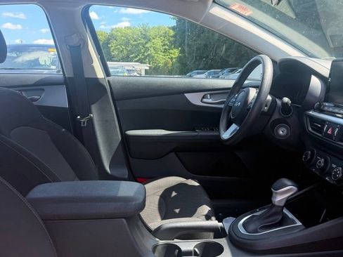 Used 2023 Kia Forte LXS FWD image 9