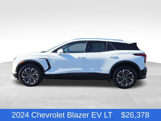 Used 2024 Chevrolet Blazer EV LT AWD/4WD image 2