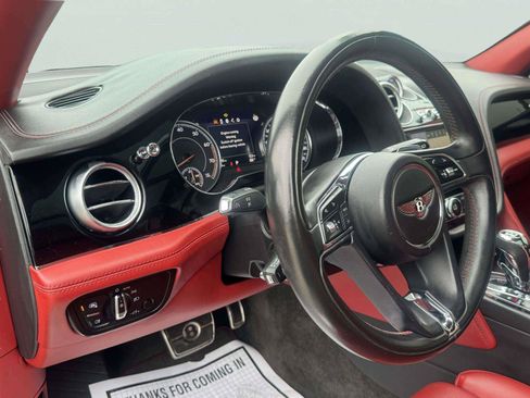 Used 2018 Bentley Bentayga AWD/4WD image 29