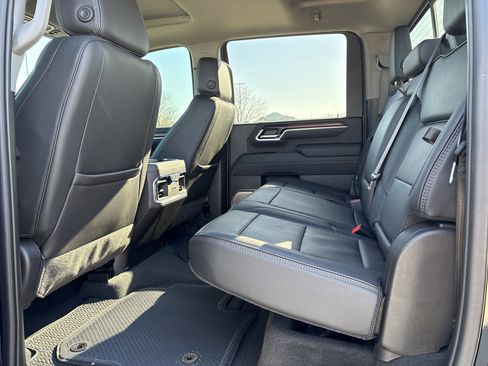 Used 2025 GMC Sierra 2500 Denali w/ Denali Reserve Package image 17