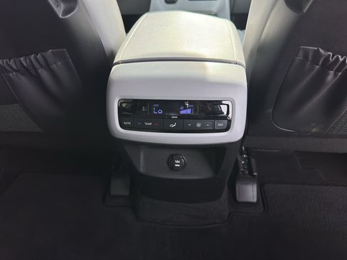 Used 2025 Hyundai Palisade SEL AWD/4WD image 31