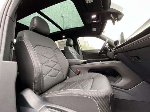 New 2025 Volkswagen Atlas Cross Sport SE image 14