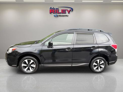 Used 2017 Subaru Forester 2.5i Premium AWD/4WD image 2