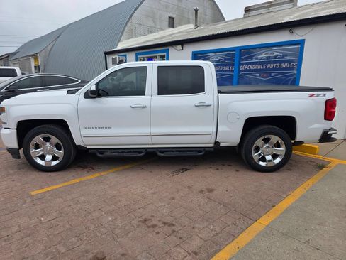 Used 2017 Chevrolet Silverado 1500 LTZ Z71 w/ LTZ Plus Package AWD/4WD image 9