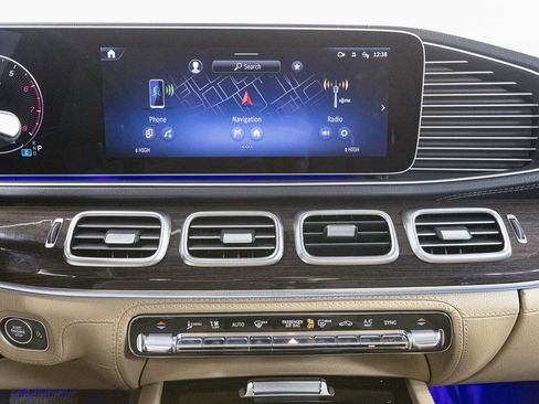 Used 2024 Mercedes-Benz GLE 450 4MATIC image 17