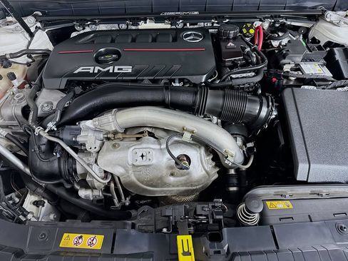 Used 2021 Mercedes-Benz GLB 35 AMG 4MATIC image 37