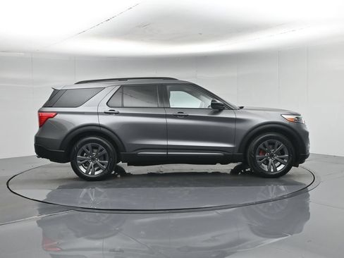 Certified 2023 Ford Explorer XLT w/ Equipment Group 202A RWD image 32