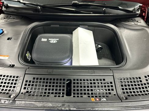 Used 2026 Hyundai Ioniq 9 SEL w/ Tow & Go Package image 24